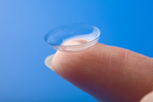 Torische Kontaktlinsen helfen gegen Astigmatismus